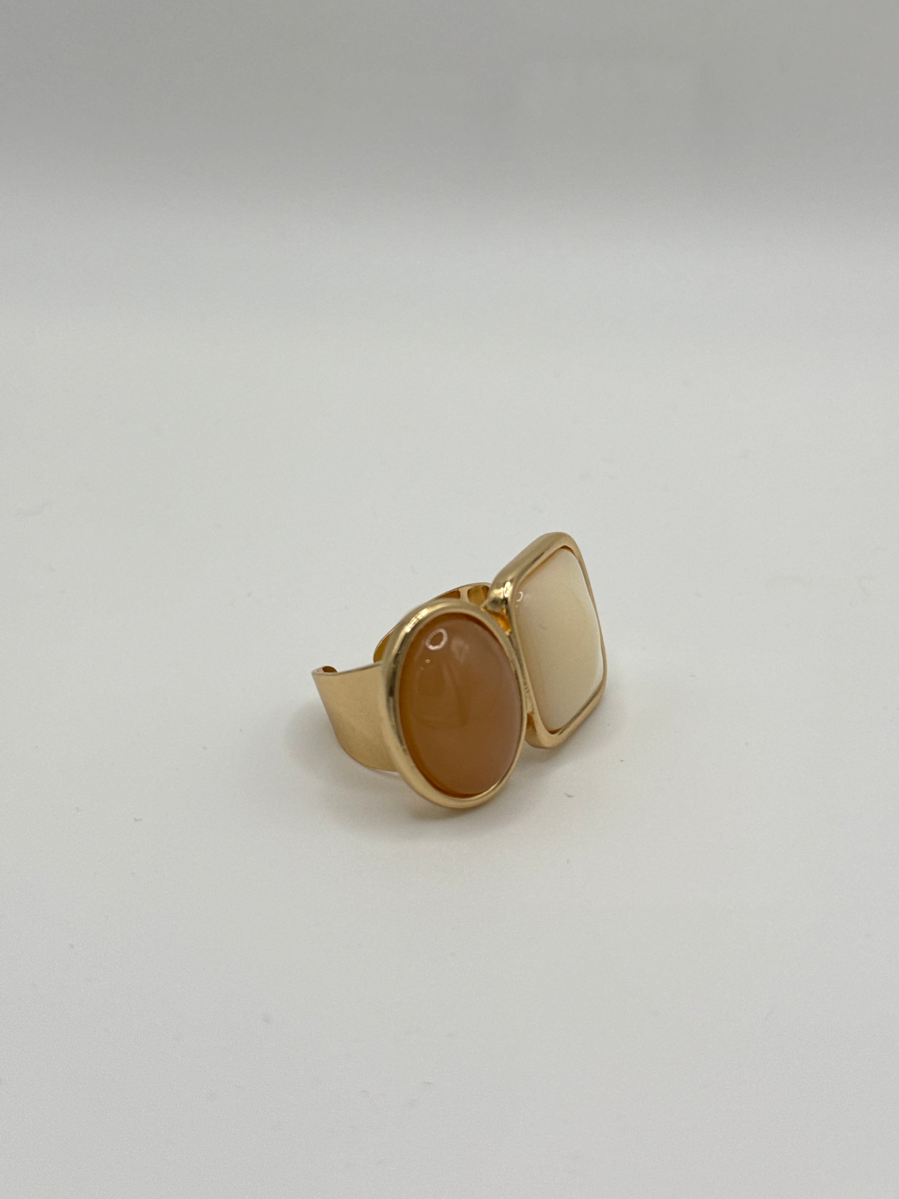Anello Due Castoni Neutri Chiari