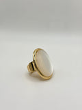 Anello Ovale Bianco Latte