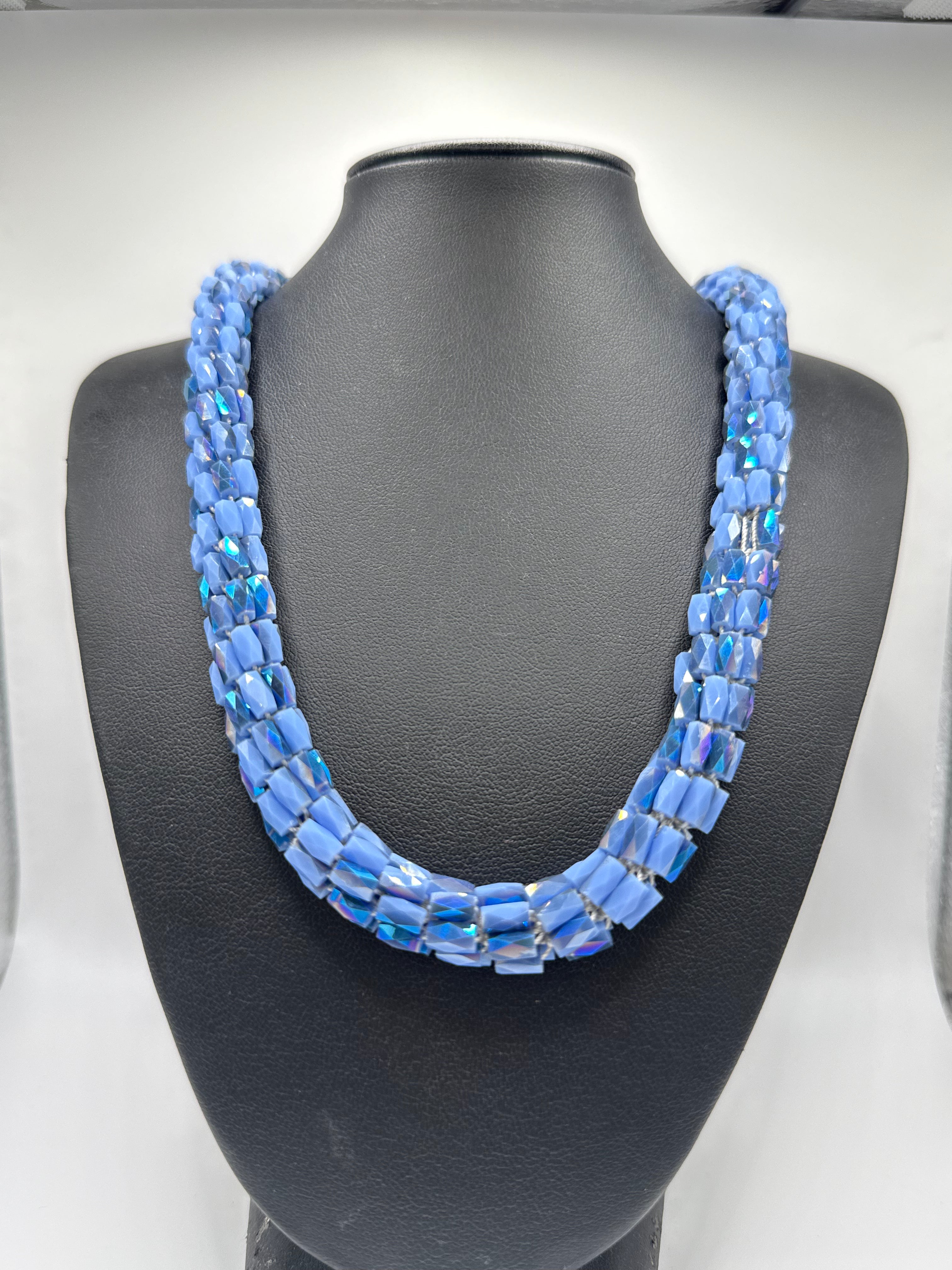 Collana Calamita Blu
